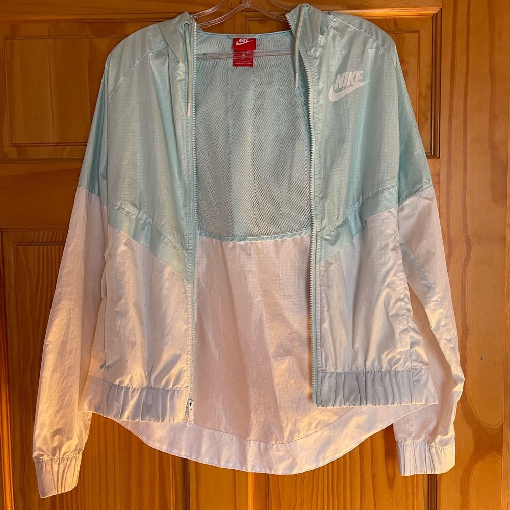 Nike Women's windbreaker